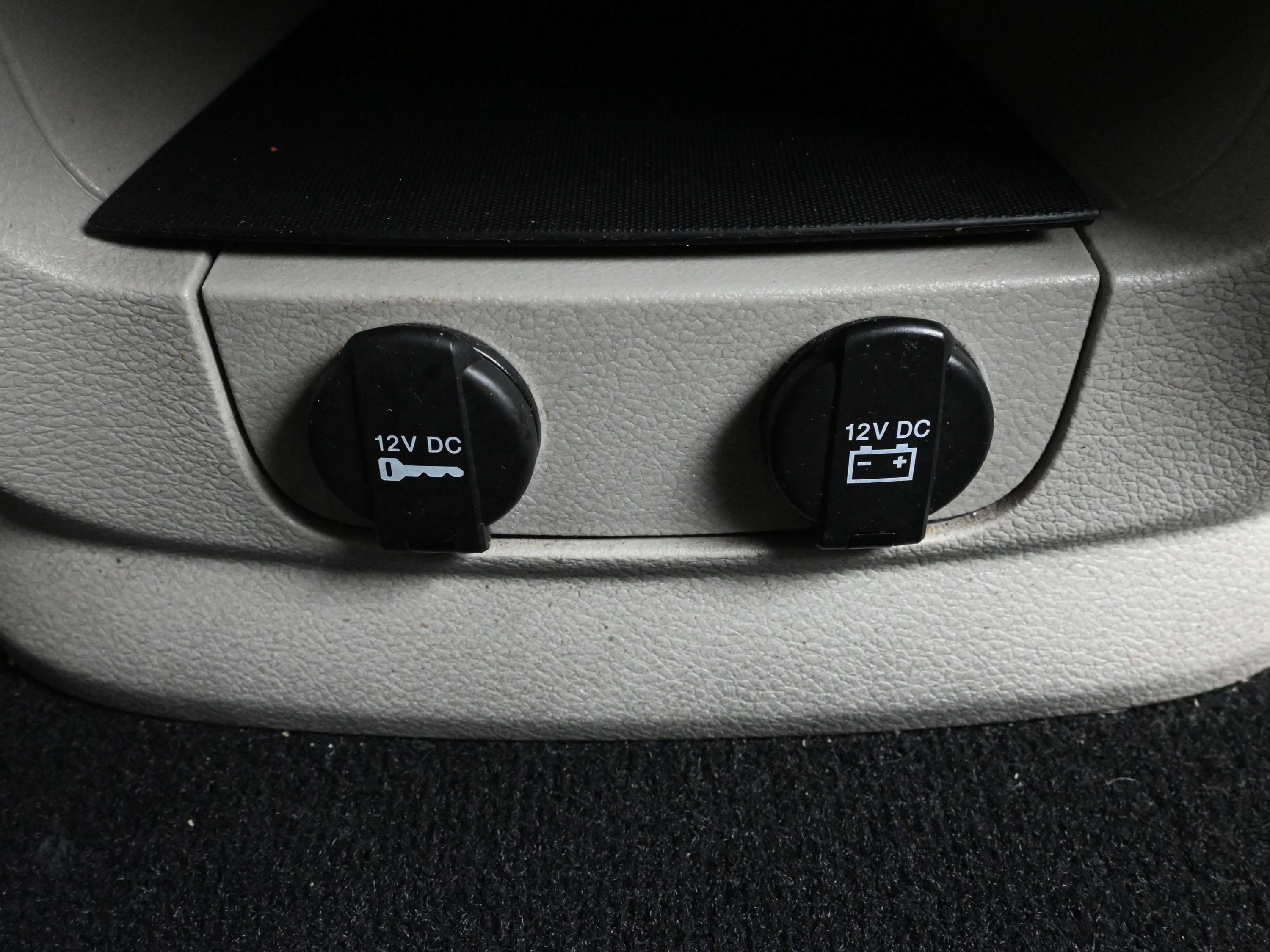 Used 2013 Chrysler Town & Country Touring image 18