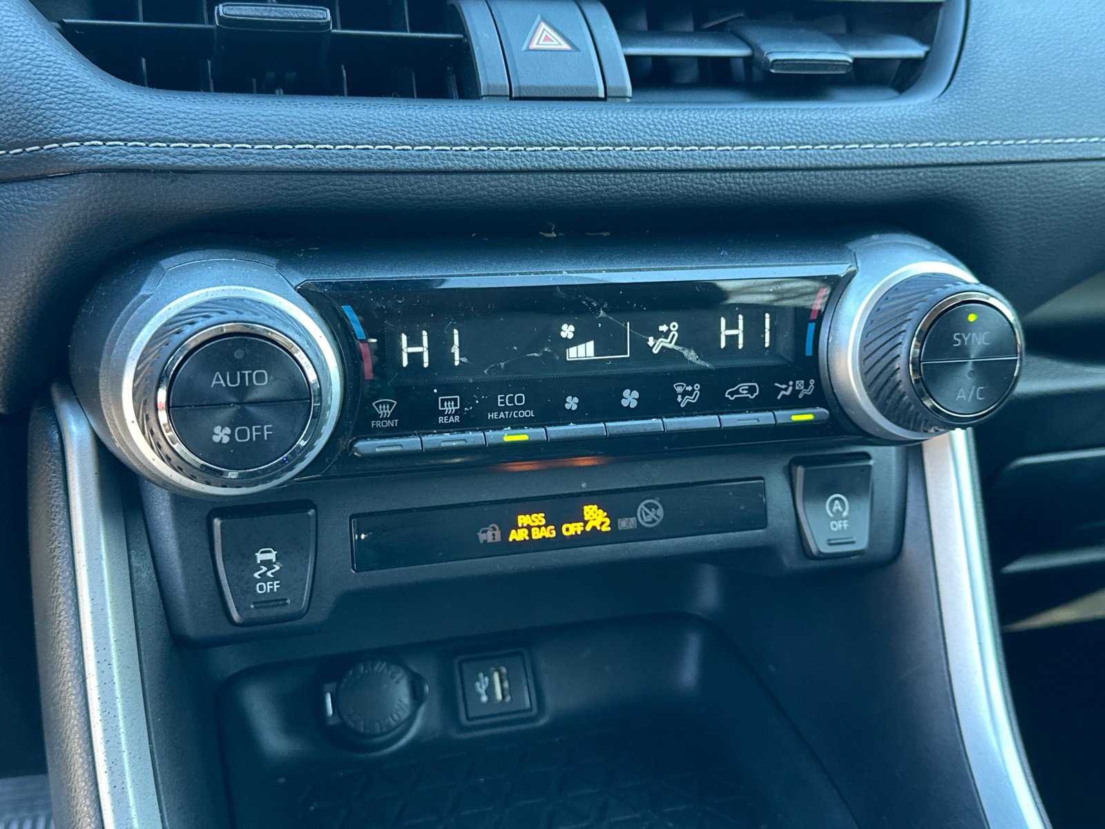 Used 2023 Toyota RAV4 XLE image 30