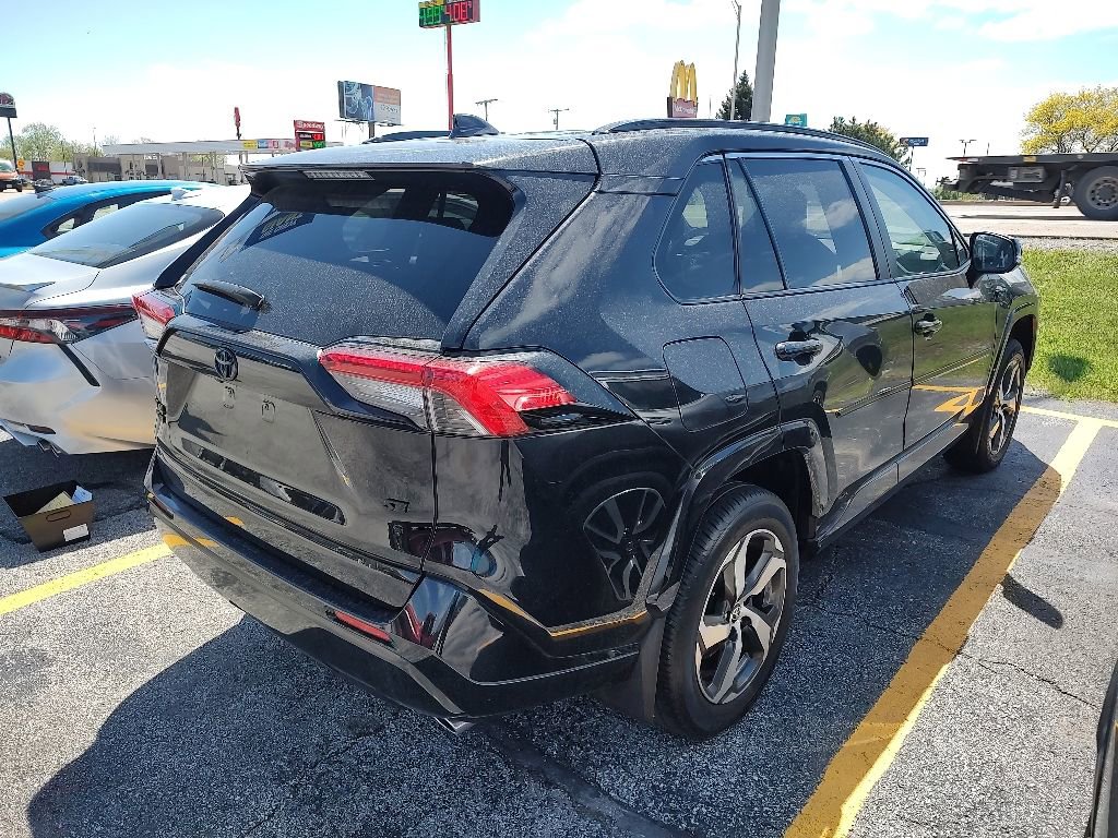 Used 2024 Toyota RAV4 SE w/ Weather & Moonroof Package AWD/4WD image 12