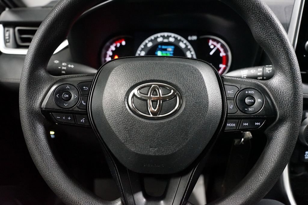 Certified 2025 Toyota RAV4 LE AWD/4WD image 12