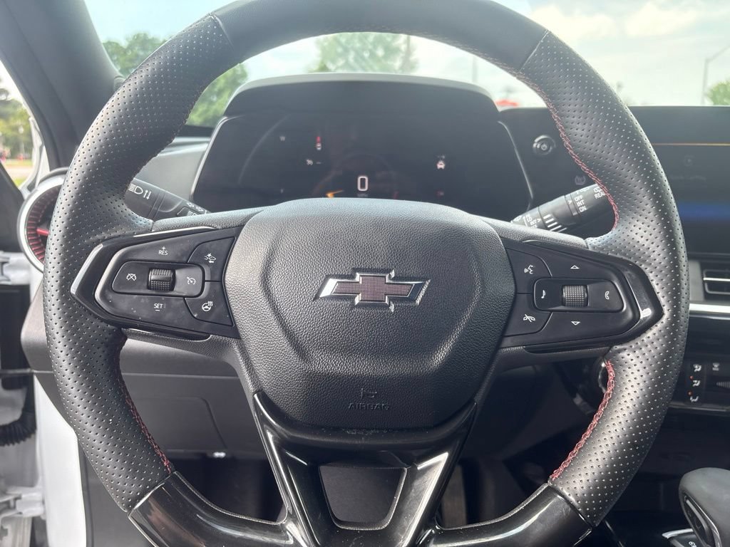 Used 2024 Chevrolet Trax RS FWD image 39