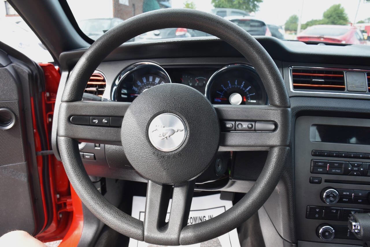 Used 2012 Ford Mustang Coupe image 16