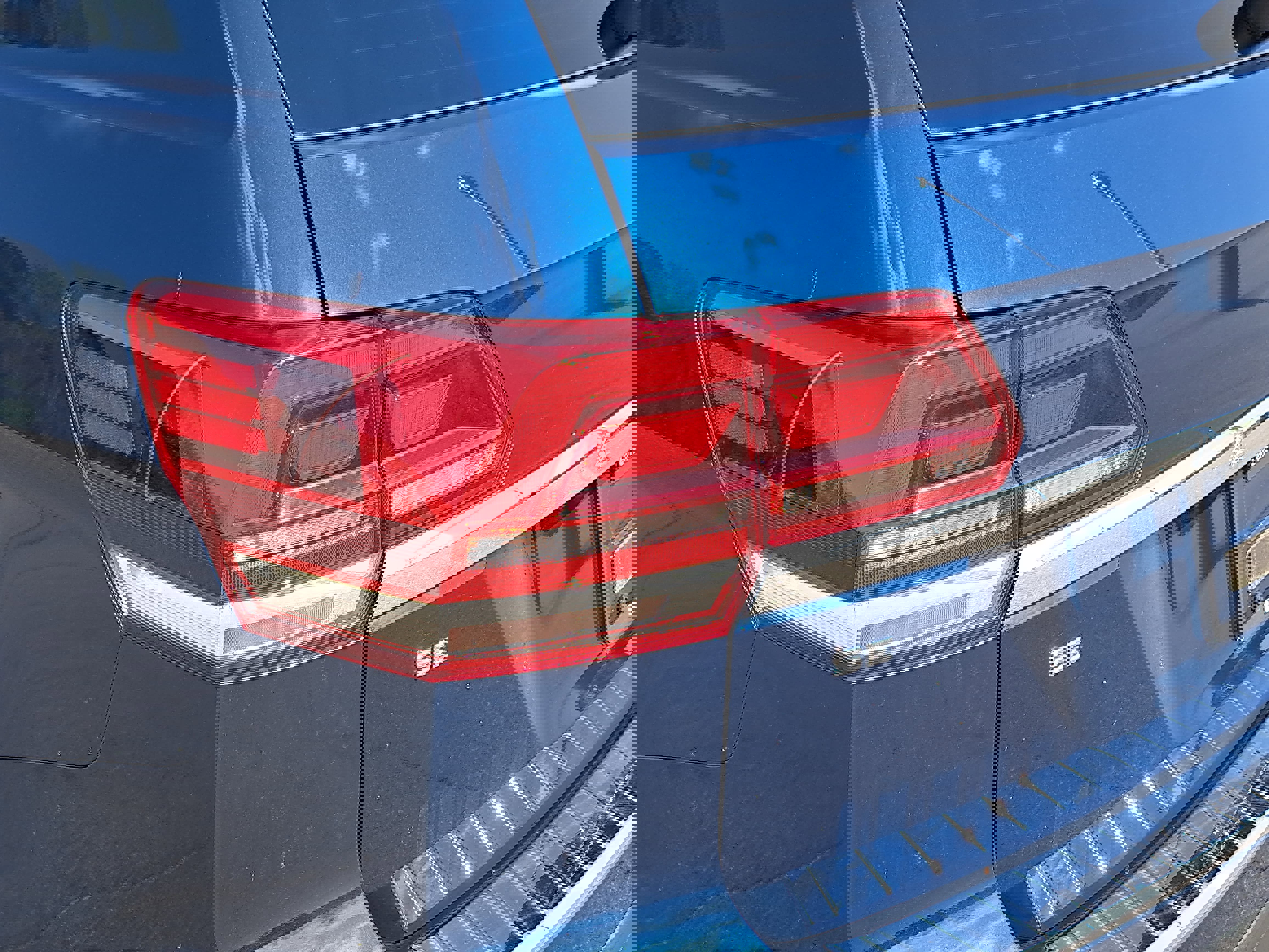 Used 2018 Volkswagen Atlas SE image 32