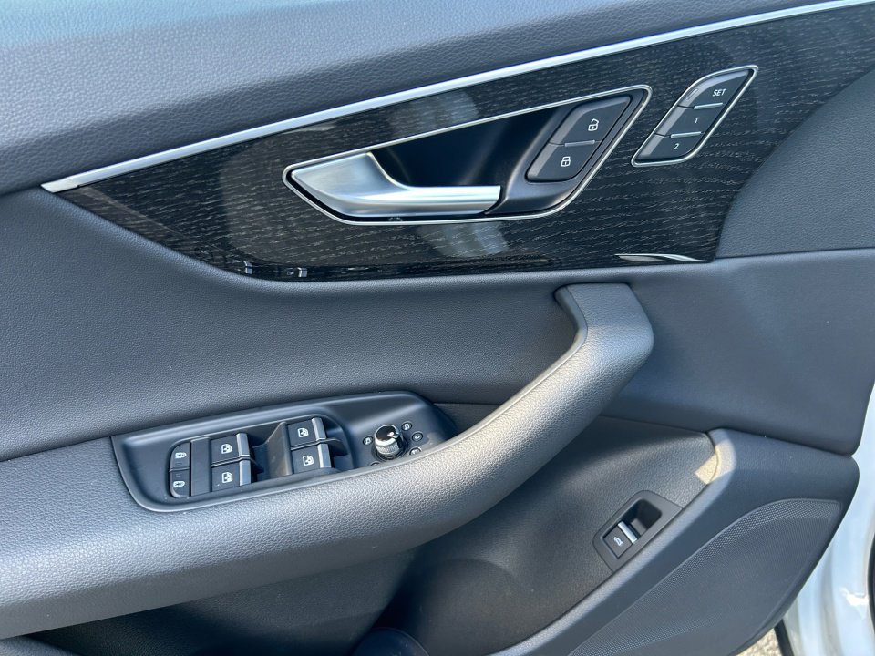 Certified 2025 Audi Q7 2.0T Premium image 32
