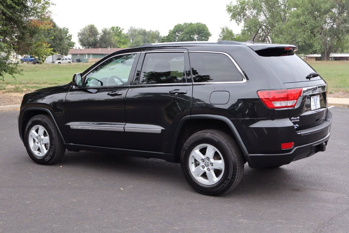 Used 2013 Jeep Grand Cherokee Laredo w/ Laredo E Group AWD/4WD image 8