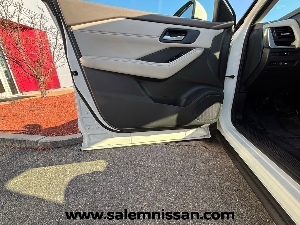 Certified 2023 Nissan Rogue SV w/ SV Premium B Package AWD/4WD image 12