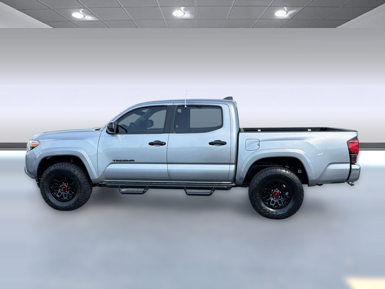 Certified 2021 Toyota Tacoma SR5 image 2