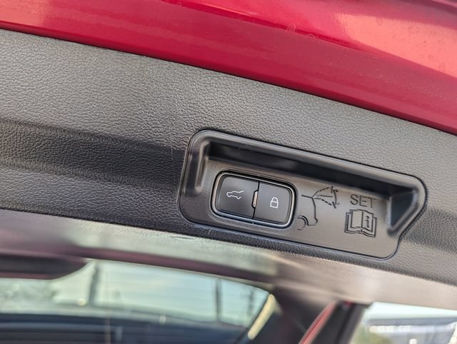 Used 2025 Ford Explorer ST AWD/4WD image 33
