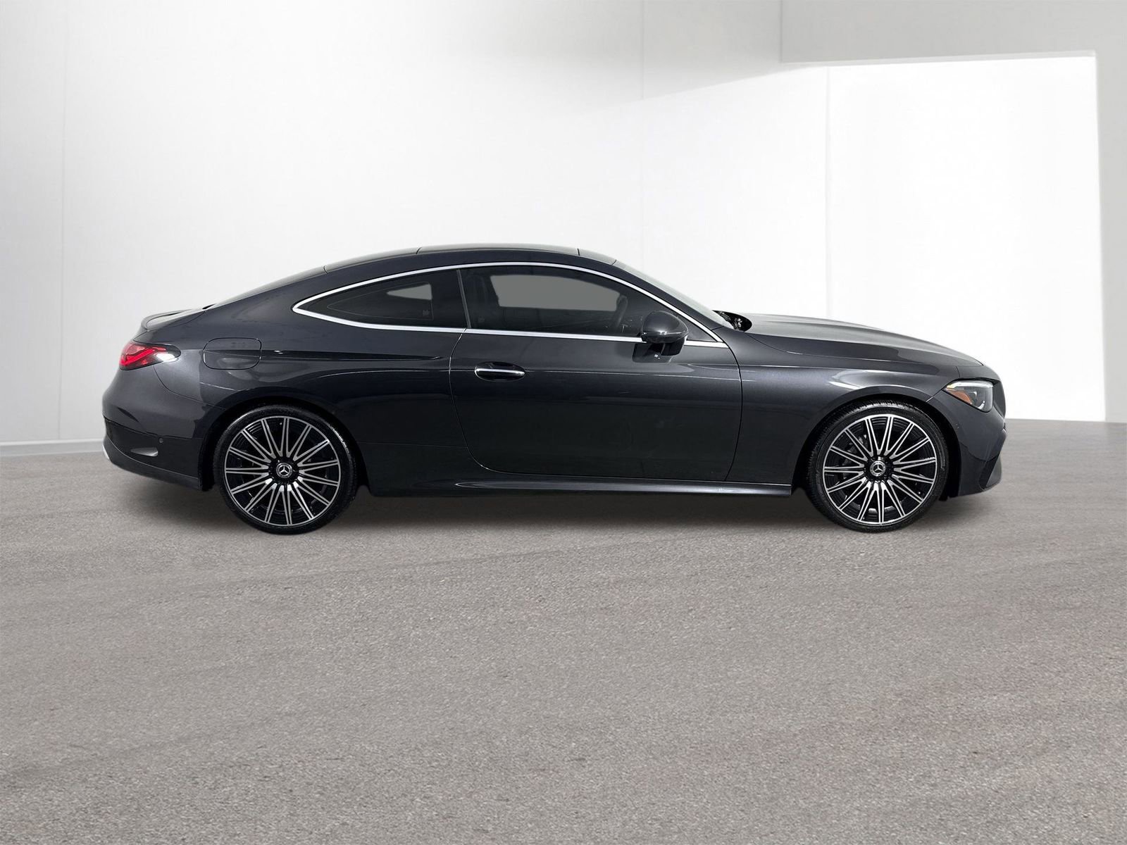 Used 2025 Mercedes-Benz CLE 300 4MATIC Coupe image 35