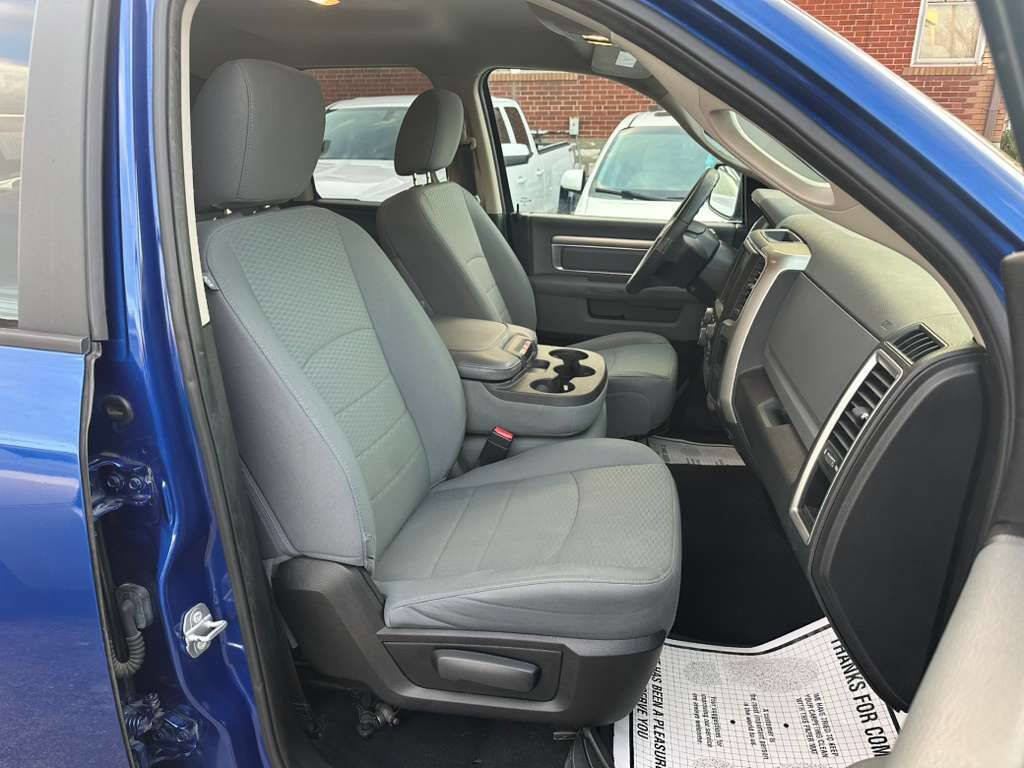 Used 2017 RAM 1500 Classic SLT AWD/4WD image 13