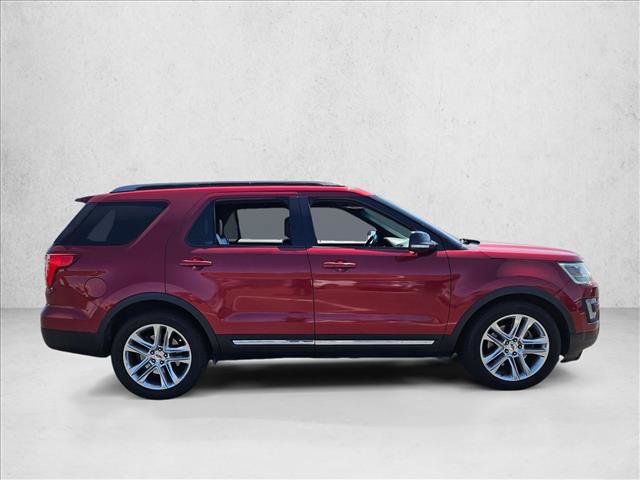 Used 2016 Ford Explorer XLT w/ Equipment Group 202A FWD image 7