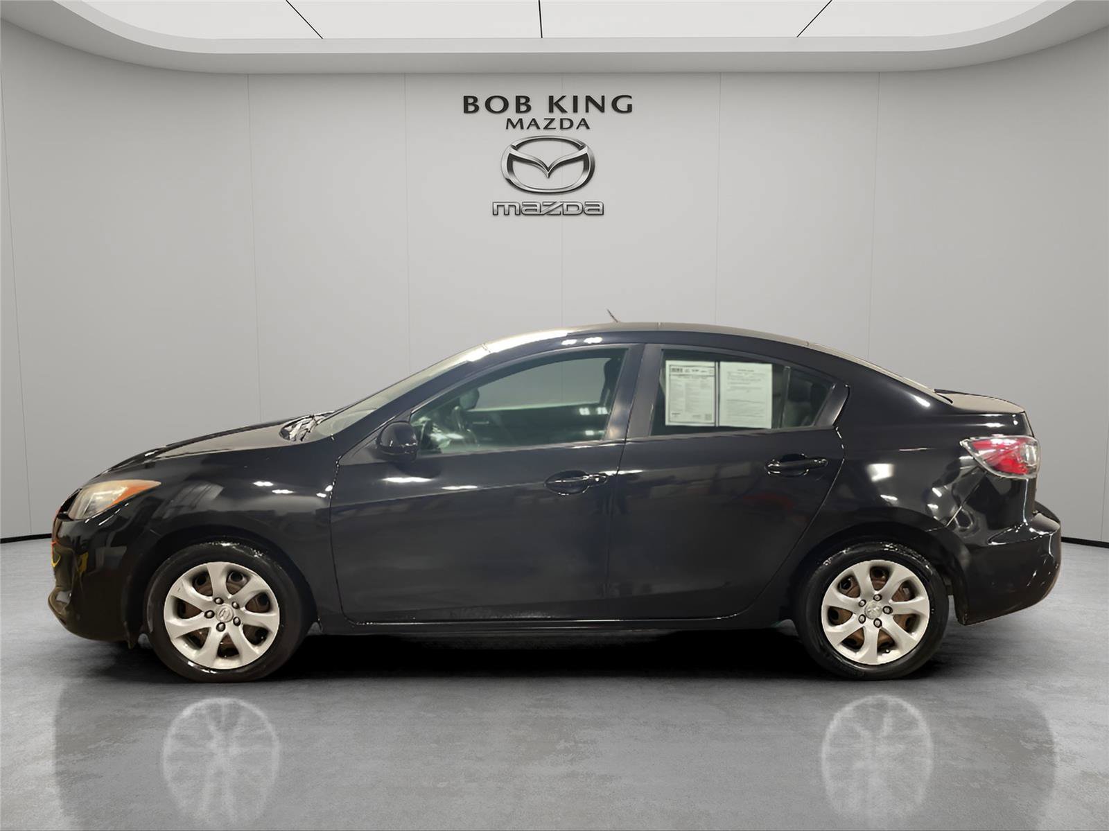Used 2013 MAZDA MAZDA3 i Sport FWD image 2