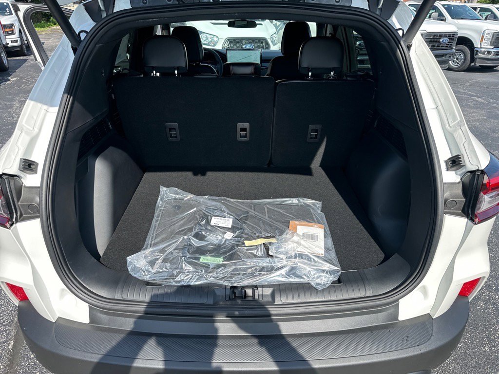 New 2025 Ford Escape ST-Line w/ Tech Pack #1 image 32