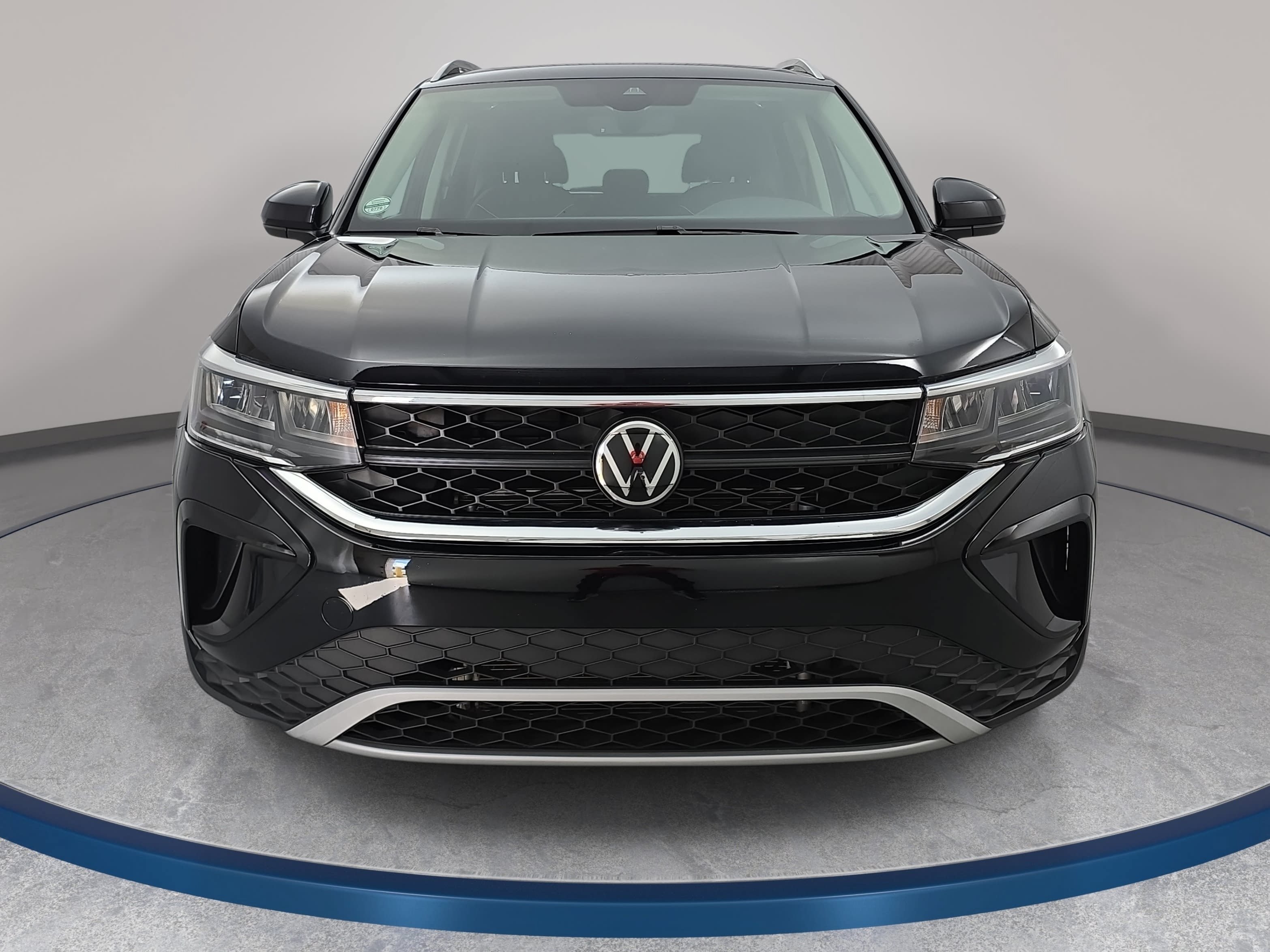 Certified 2023 Volkswagen Taos SE FWD image 2