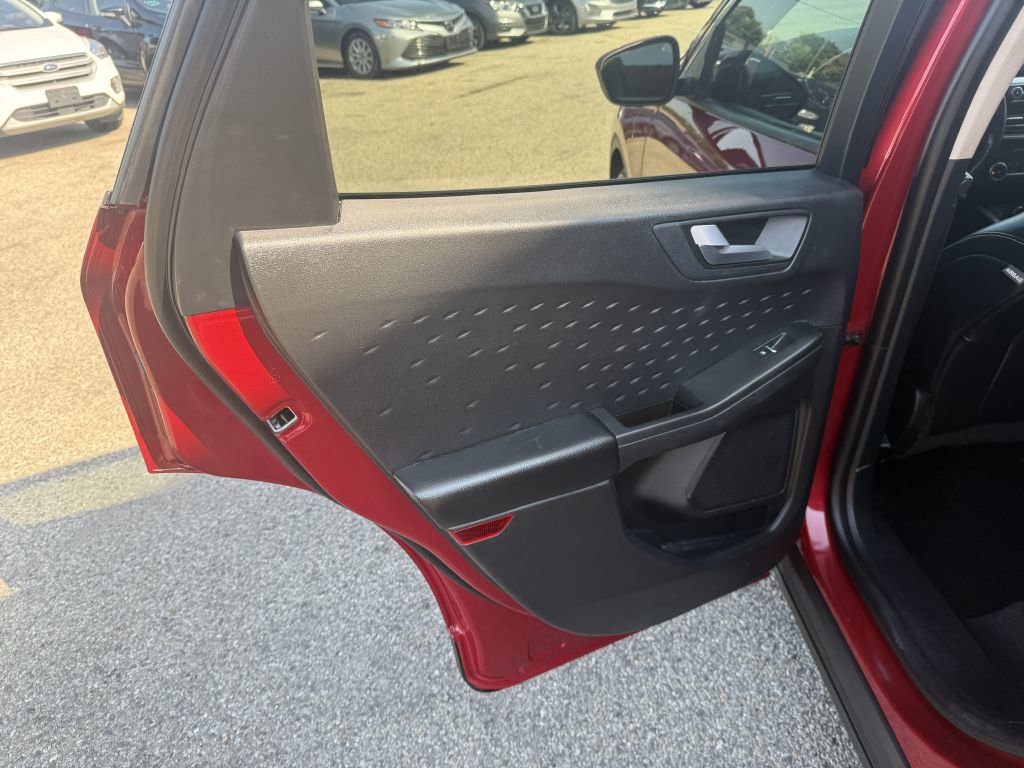 Used 2020 Ford Escape SEL image 15