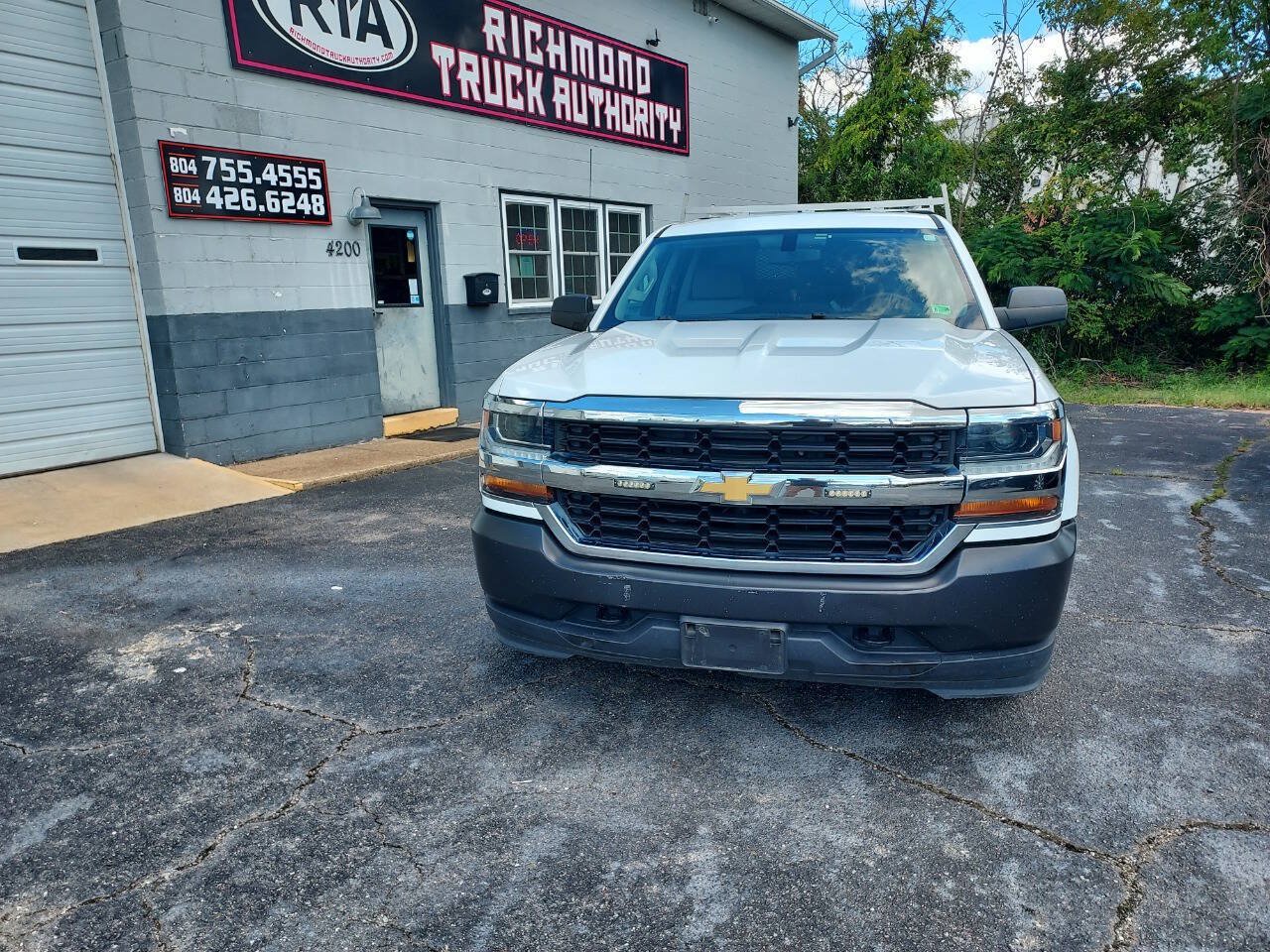 Used 2018 Chevrolet Silverado 1500 W/T AWD/4WD image 11