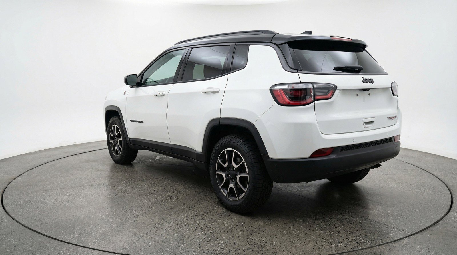 Used 2025 Jeep Compass Trailhawk AWD/4WD image 6