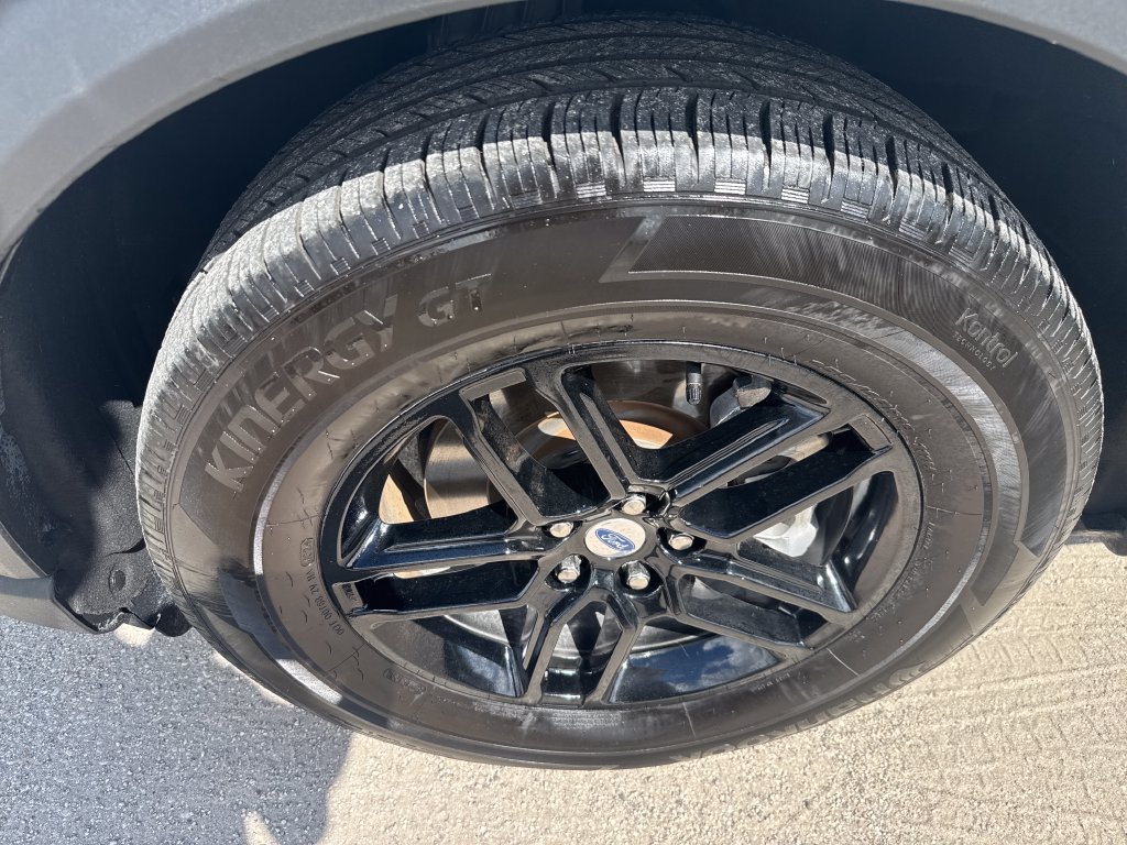 Used 2025 Ford Explorer Active RWD image 13