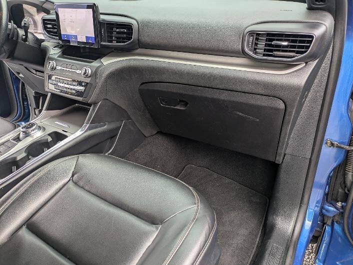 Used 2020 Ford Explorer XLT w/ Equipment Group 202A AWD/4WD image 13