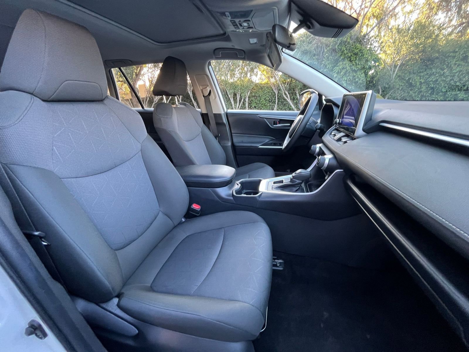 Used 2025 Toyota RAV4 XLE w/ Convenience Package image 37