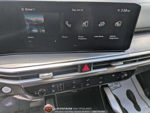Certified 2025 Kia Sorento LX FWD image 23