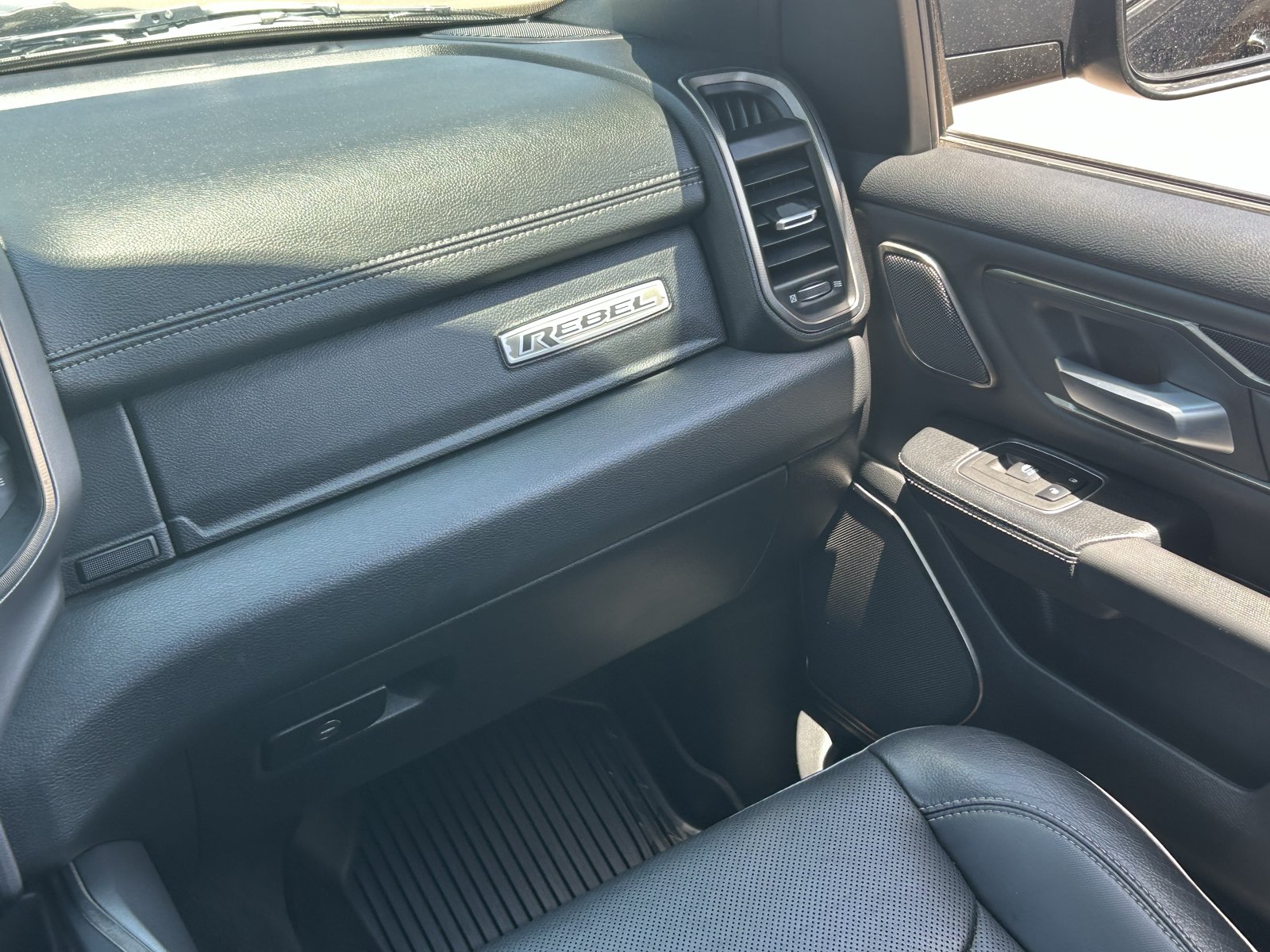 Used 2020 RAM 1500 Rebel w/ Rebel Level 2 Equipment Group AWD/4WD image 17