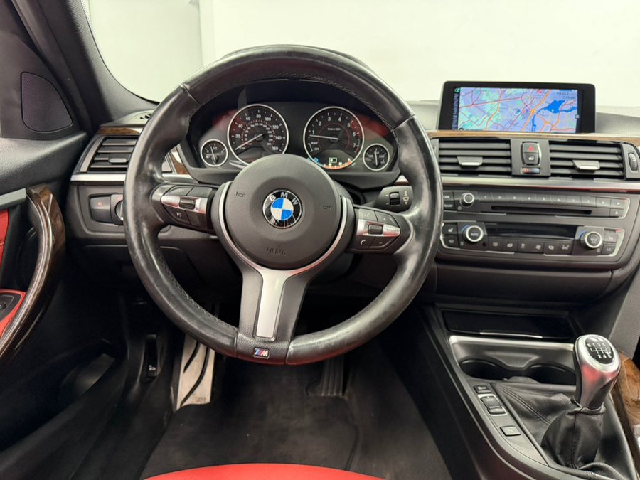 Used 2015 BMW 335i xDrive Sedan w/ M Sport AWD/4WD image 46