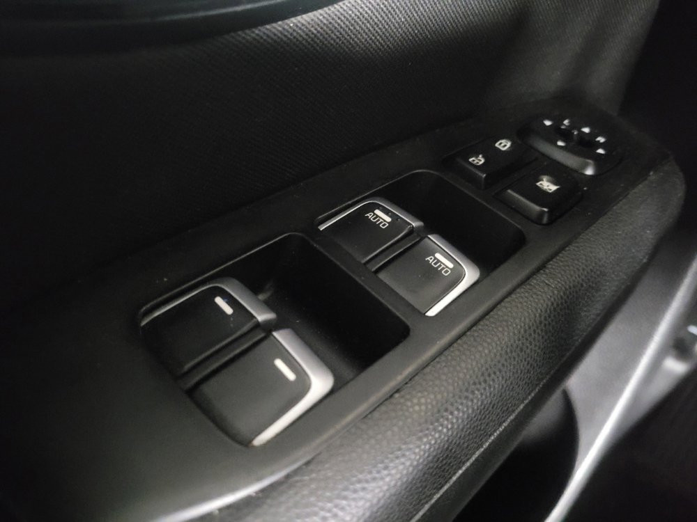 Used 2019 Kia Soul + FWD image 27