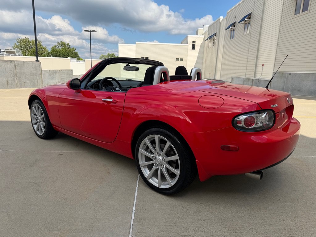 Used 2008 MAZDA MX-5 Miata Touring RWD image 5