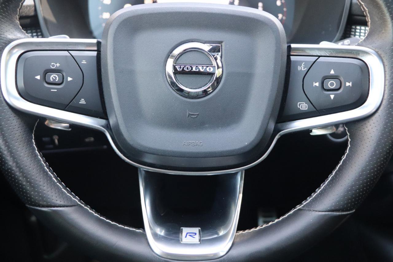 Used 2019 Volvo XC40 T5 R-Design image 12
