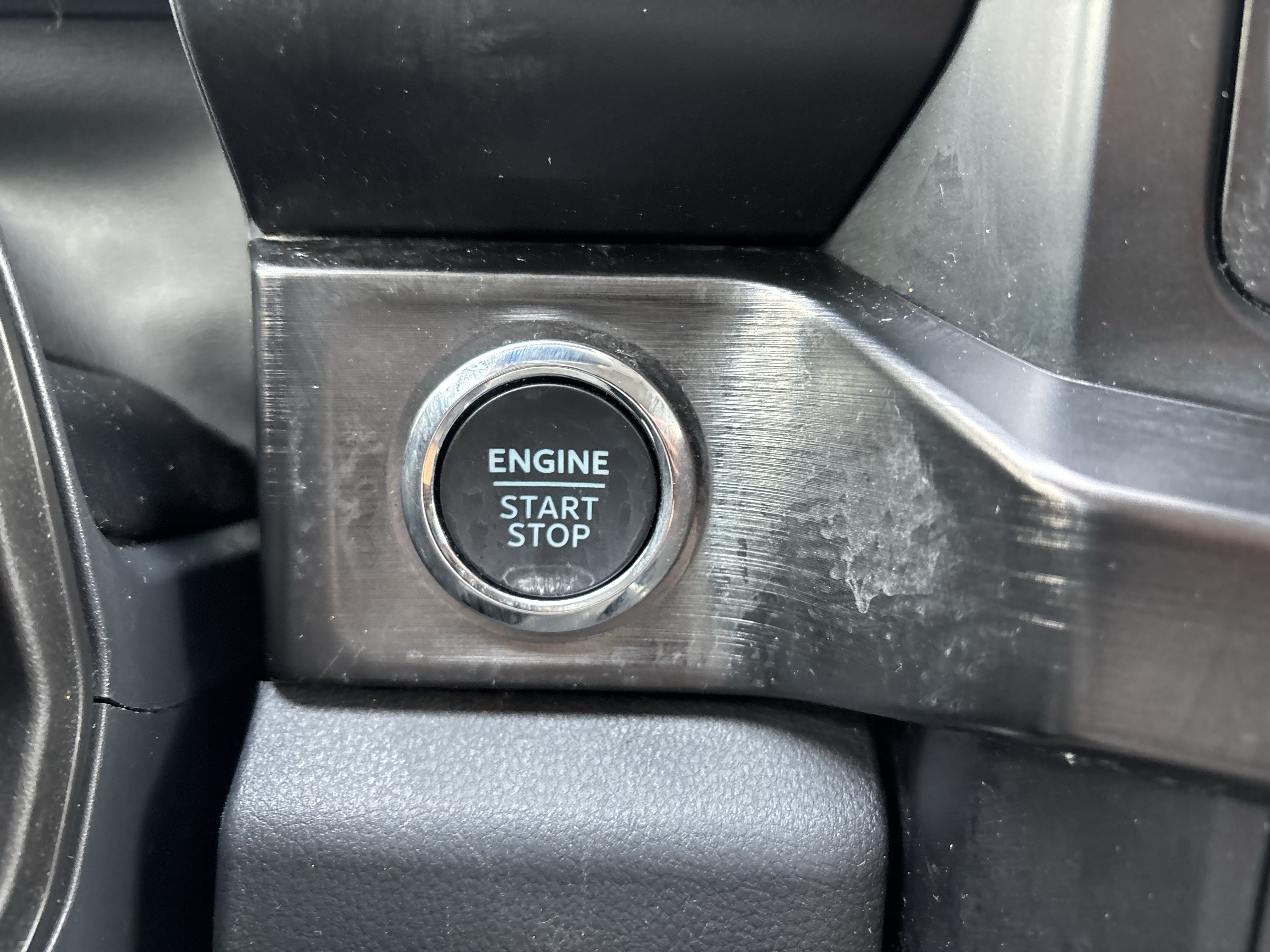 Certified 2024 Ford F250 Lariat w/ Lariat Ultimate Package AWD/4WD image 32