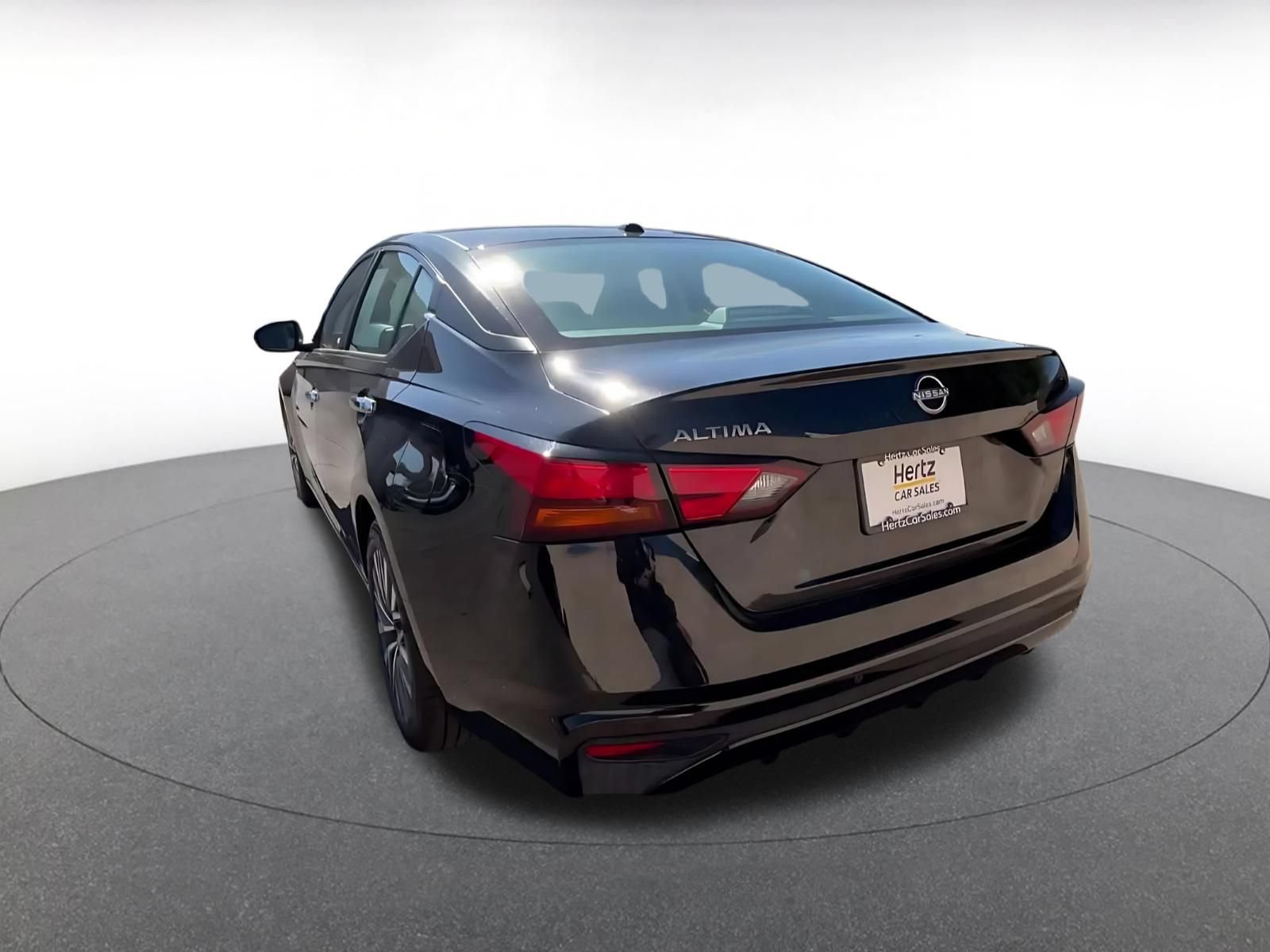 Used 2025 Nissan Altima 2.5 SV FWD image 10
