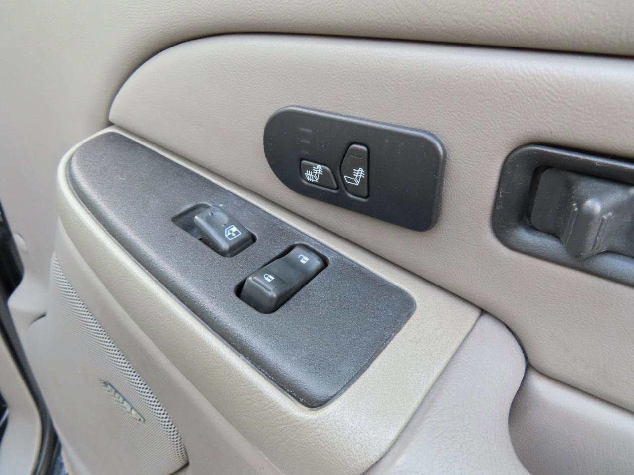 Used 2005 Chevrolet Silverado 2500 LT w/ Heavy-Duty Power Package image 47