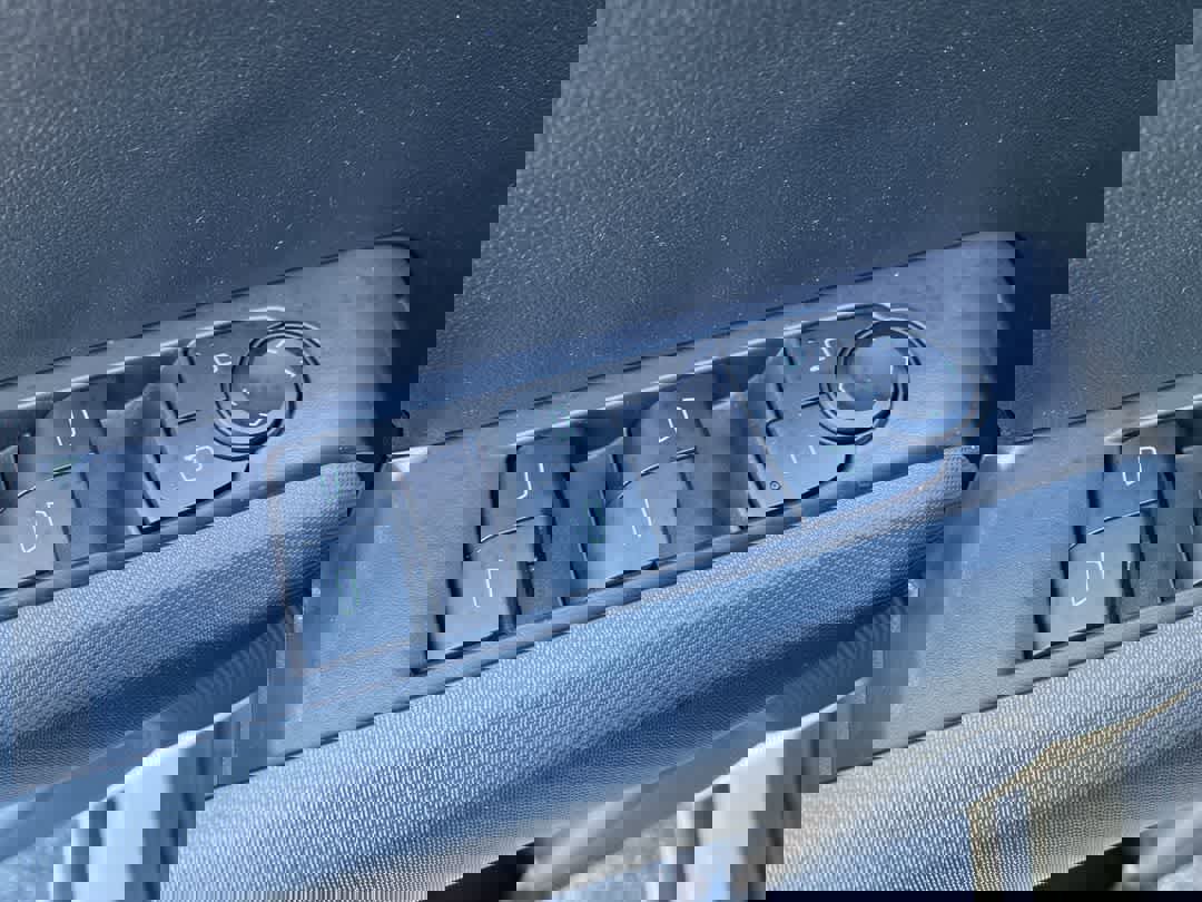 Used 2023 Chevrolet Colorado W/T image 13