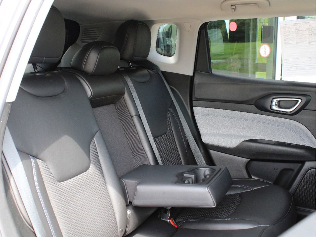 Certified 2022 Jeep Compass Latitude w/ Convenience Group AWD/4WD image 26