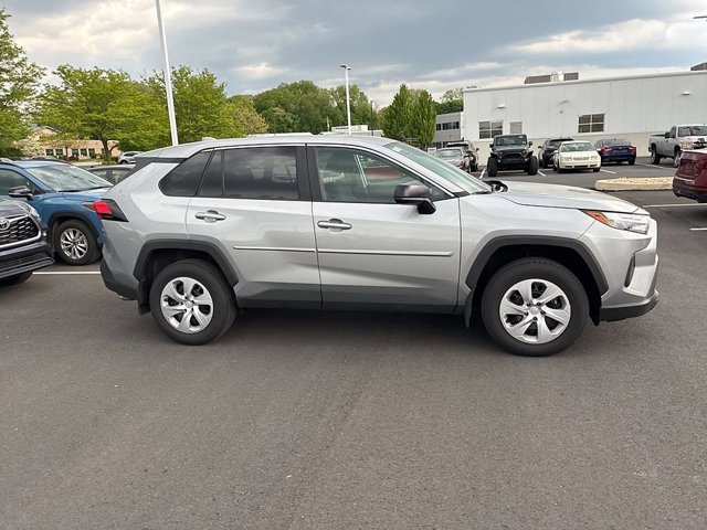 Certified 2025 Toyota RAV4 LE AWD/4WD image 5