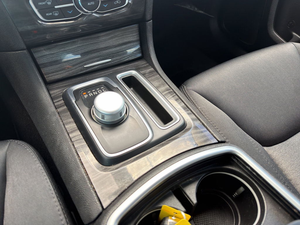Used 2022 Chrysler 300 Touring w/ Sport Appearance Package RWD image 20