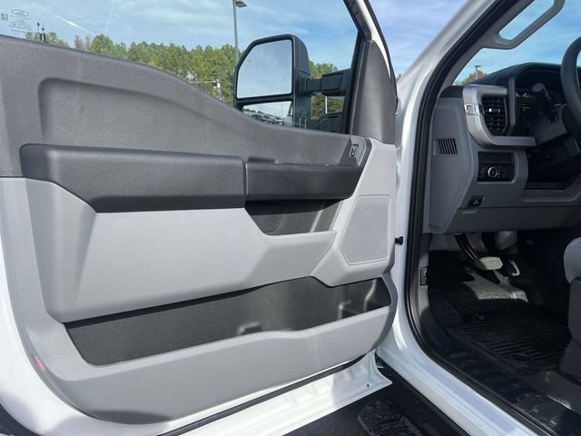 New 2026 Ford F250 XL w/ XL Chrome Package RWD image 11