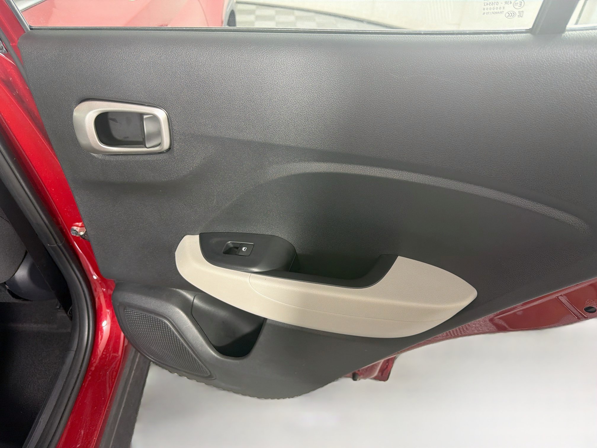Used 2025 Hyundai Venue SEL FWD image 27