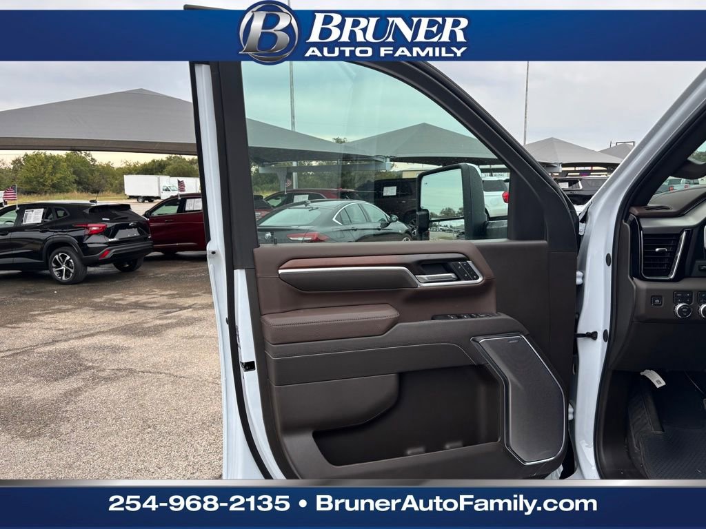 New 2026 GMC Sierra 3500 Denali w/ Denali Reserve Package image 14