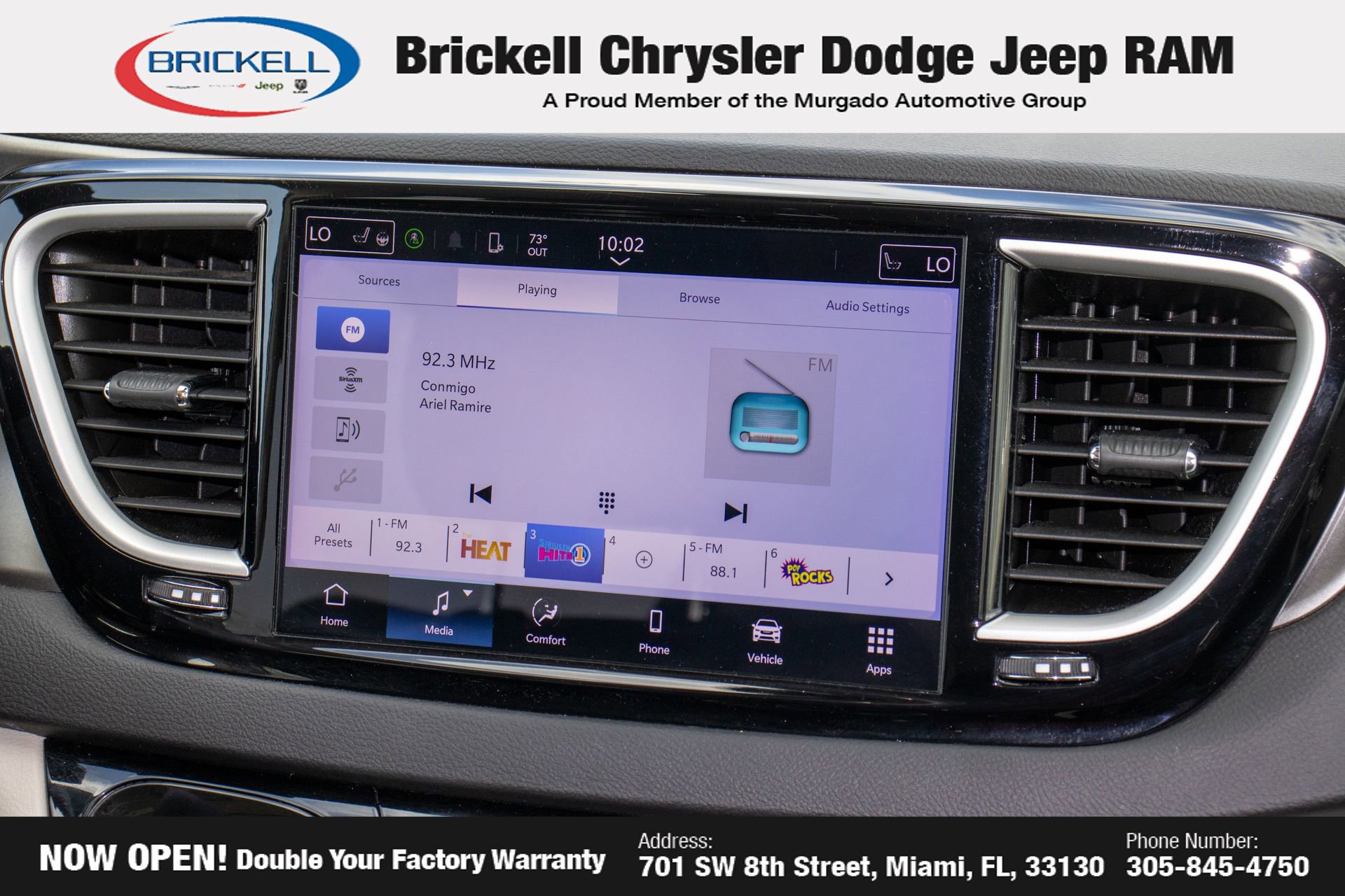Used 2024 Chrysler Pacifica Touring-L FWD image 22