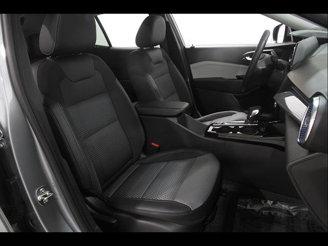 Used 2024 Chevrolet Trax LT w/ Driver Confidence Package FWD image 16