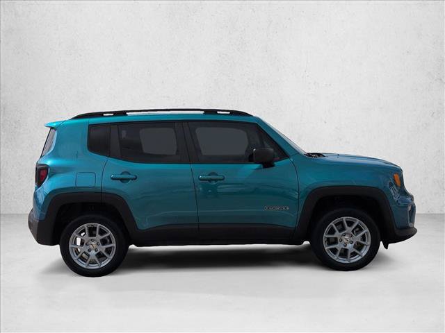 Certified 2022 Jeep Renegade Latitude AWD/4WD image 4