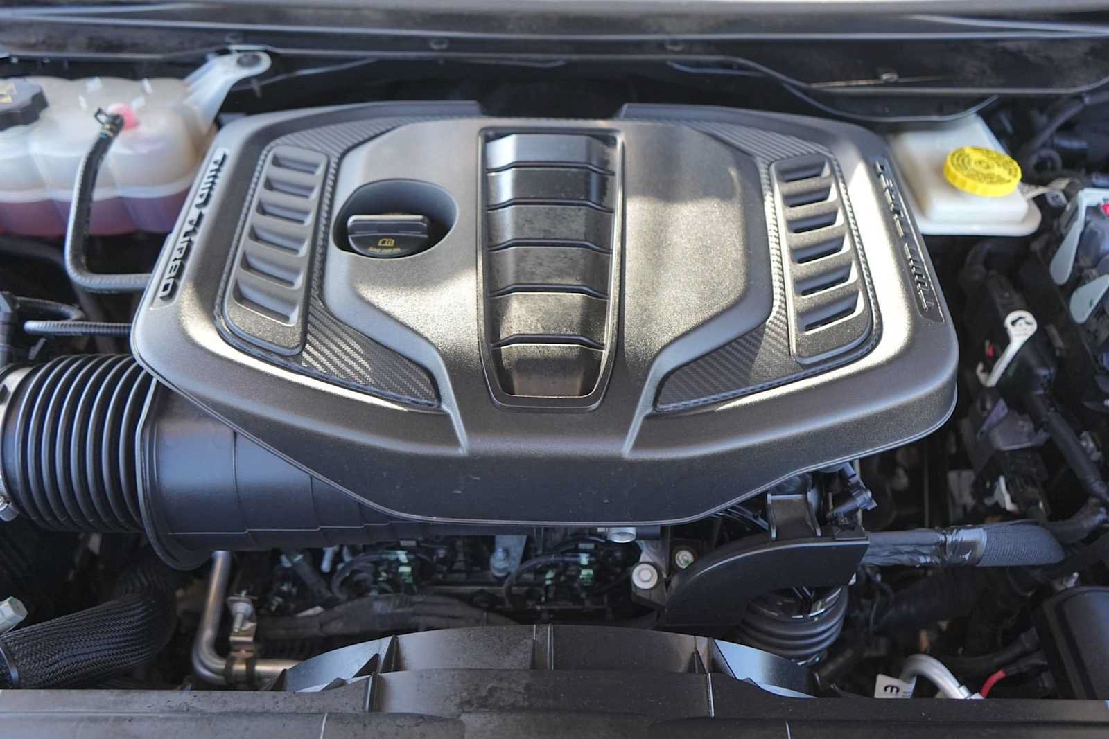 Used 2024 Jeep Wagoneer L Series II w/ Flexible Seating Group AWD/4WD image 9