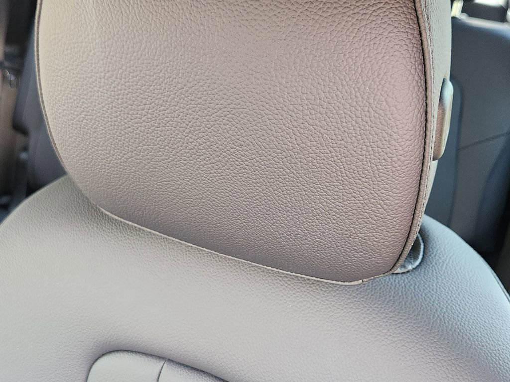 New 2025 Mercedes-Benz GLB 250 4MATIC image 14