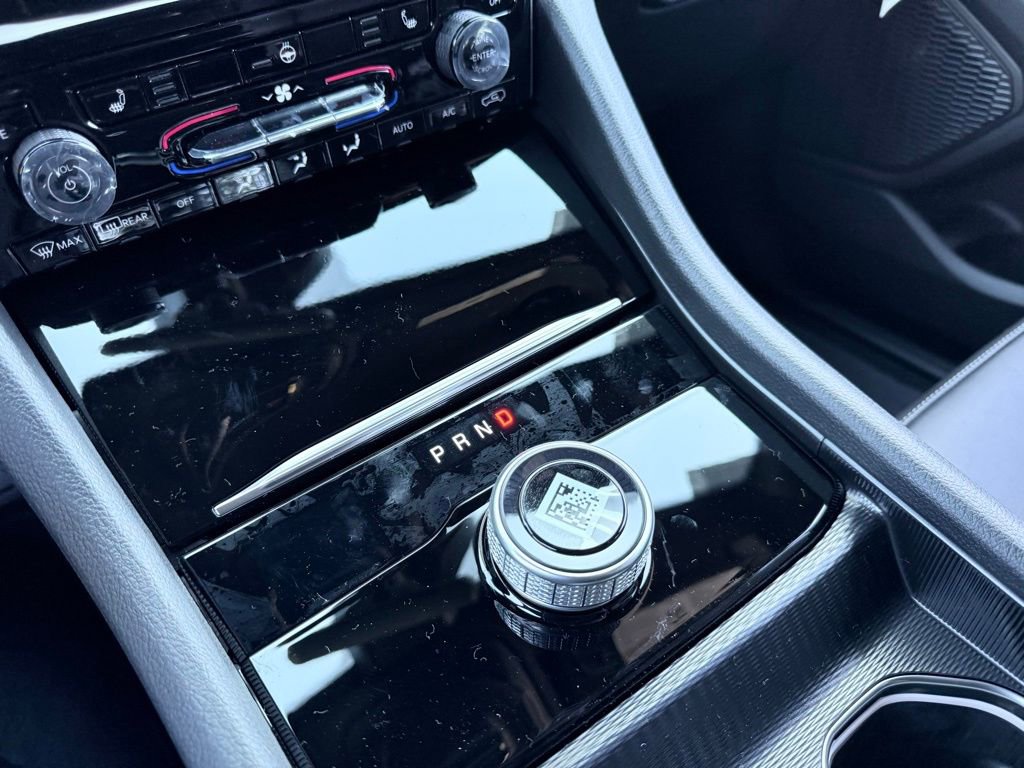 New 2025 Jeep Grand Cherokee L Limited w/ Black Appearance Package image 17