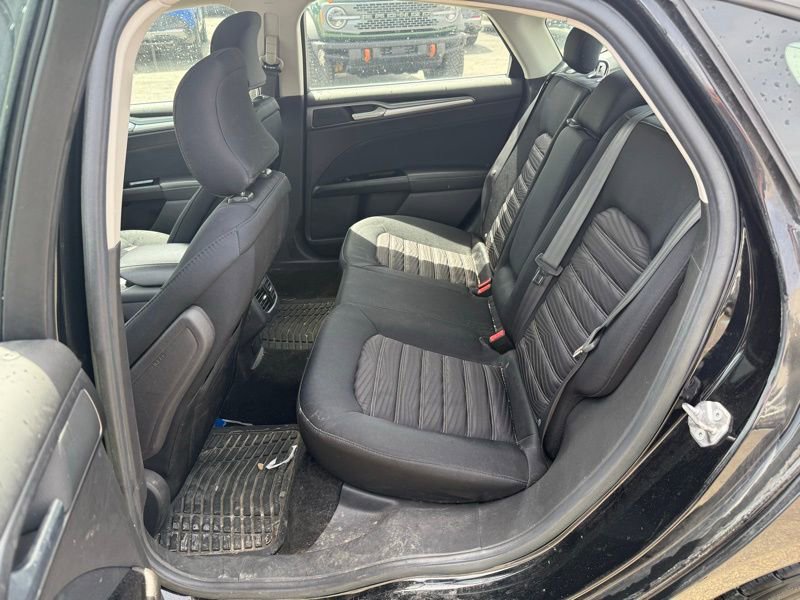 Used 2016 Ford Fusion SE FWD image 10