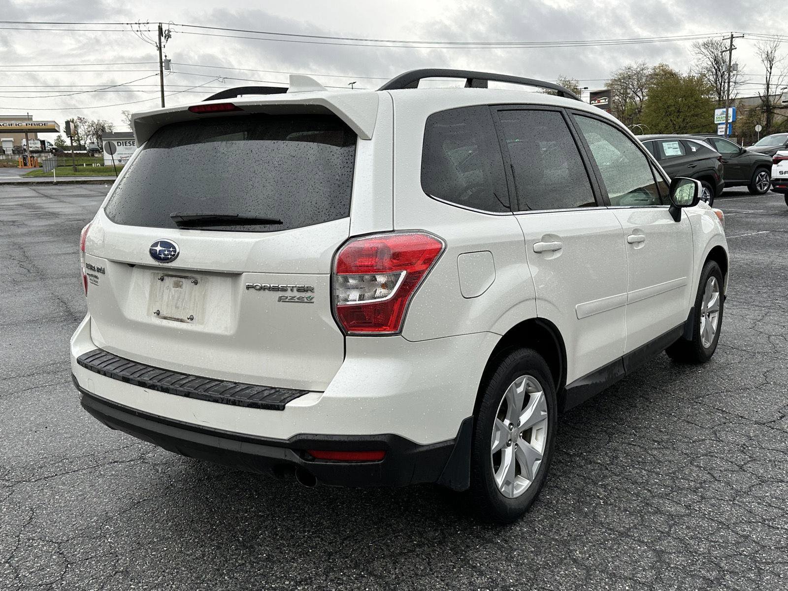 Used 2016 Subaru Forester 2.5i Limited AWD/4WD image 8