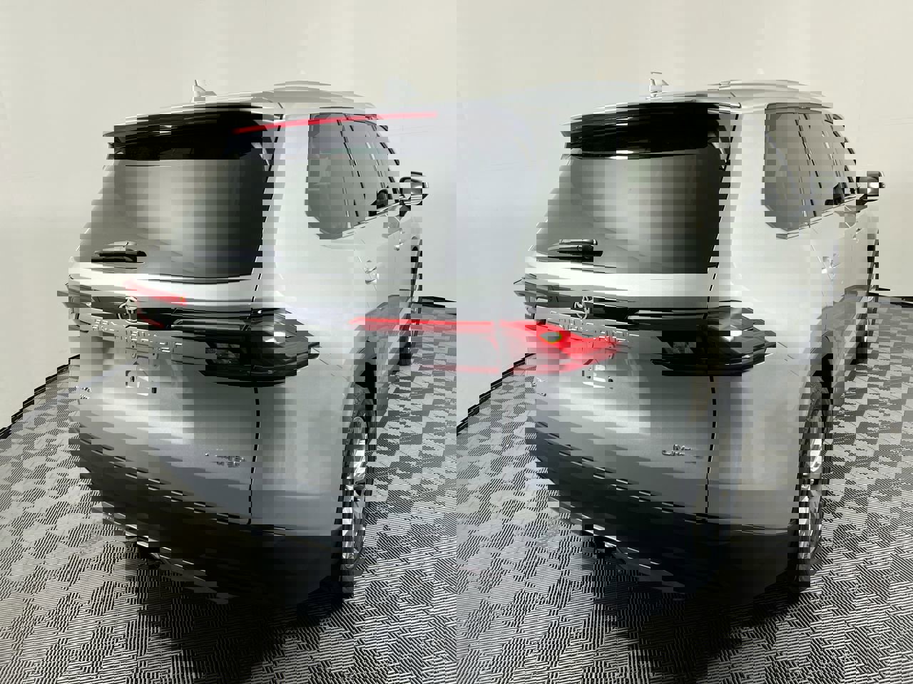 Used 2024 Toyota Grand Highlander Limited image 3