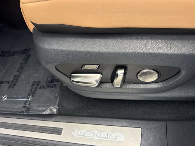 Certified 2025 Lexus LX 600 4WD w/ Appearance Package image 12